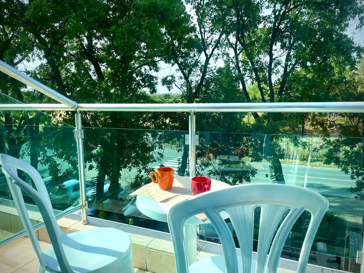 Budget First Sea Line Apt. Flora Pomorie Apartment