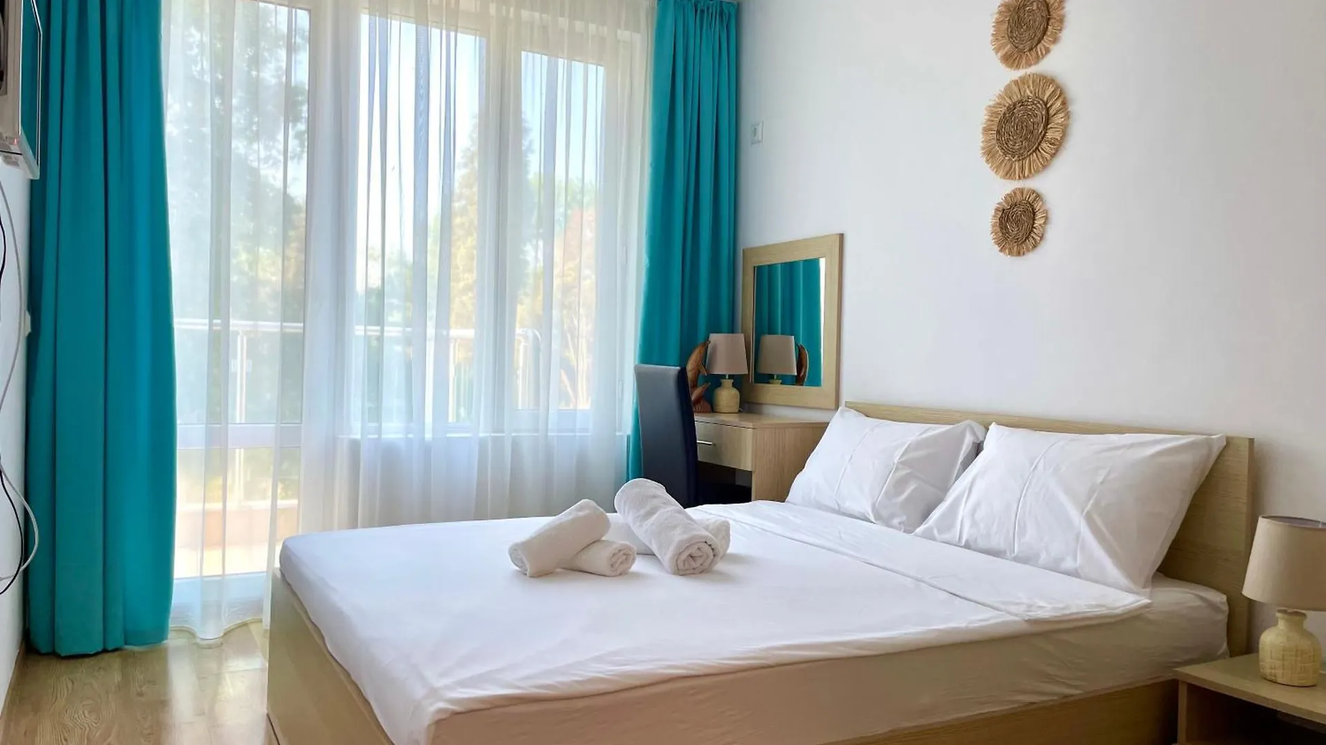 Budget First Sea Line Apt. Flora Pomorie Apartment