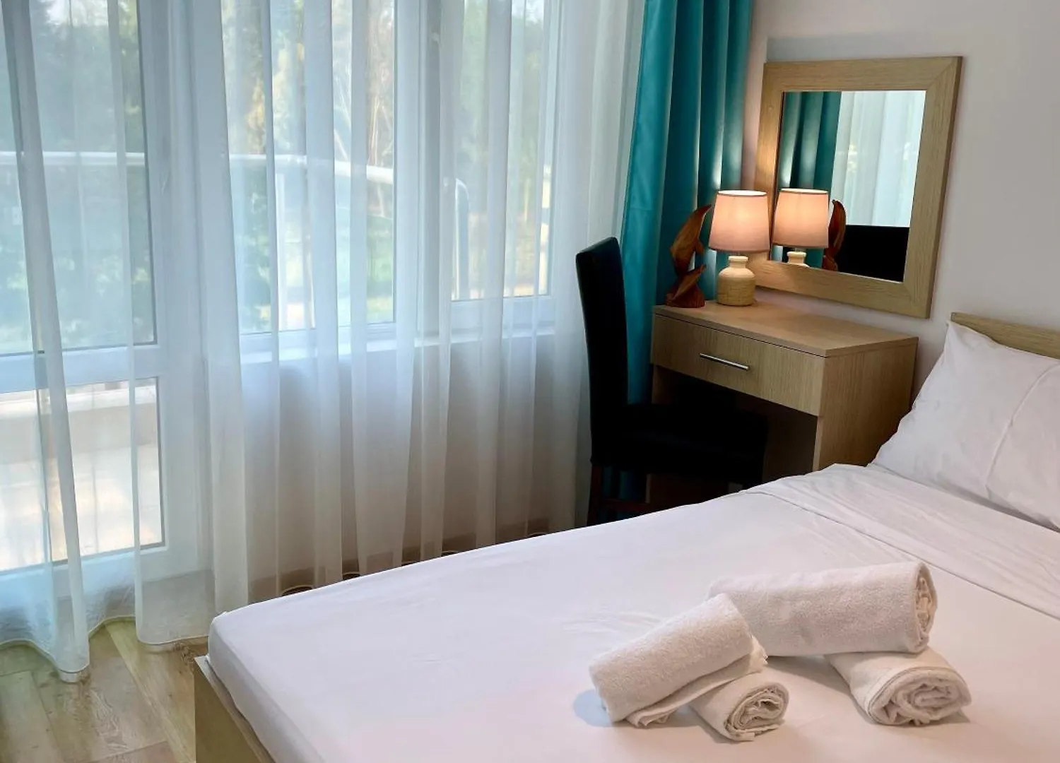 Budget First Sea Line Apt. Flora Pomorie