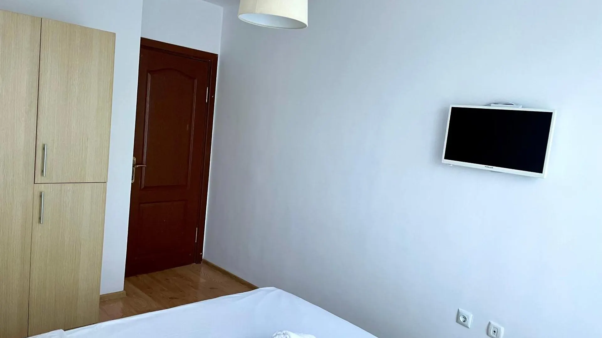 Budget First Sea Line Apt. Flora Pomorie