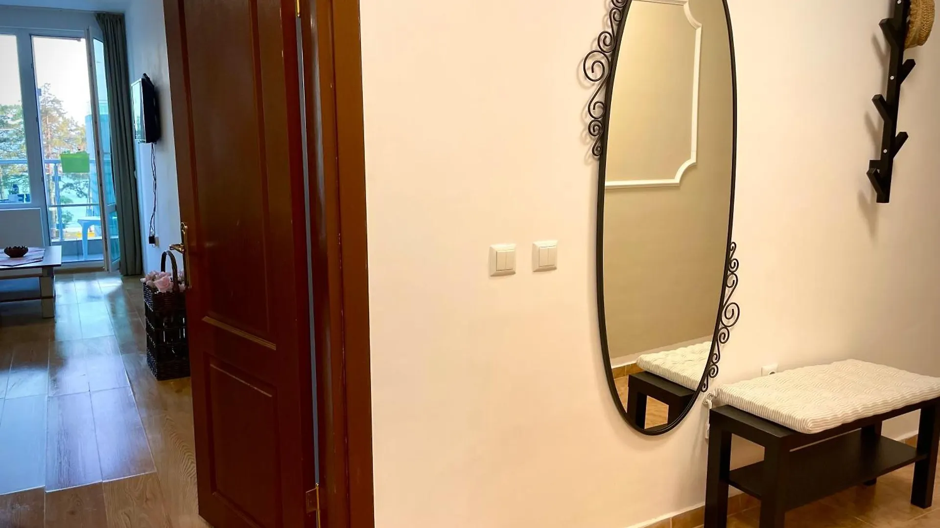 Budget First Sea Line Apt. Flora Pomorie