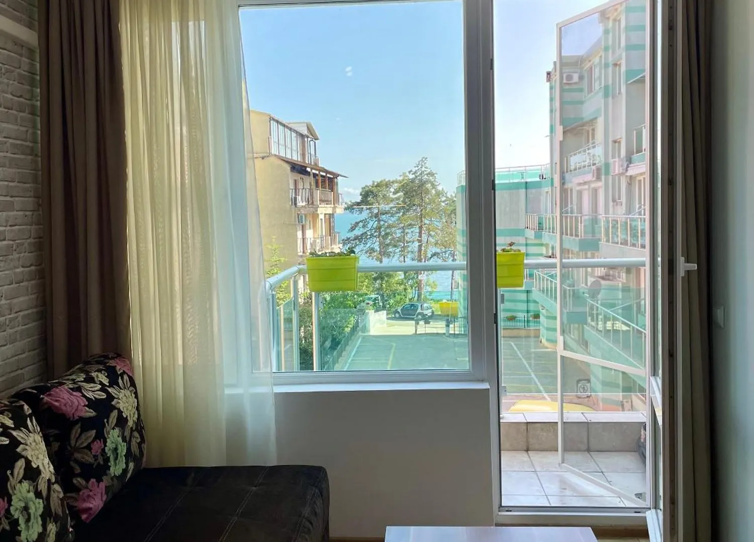 Apartment Budget First Sea Line Apt. Flora Pomorie