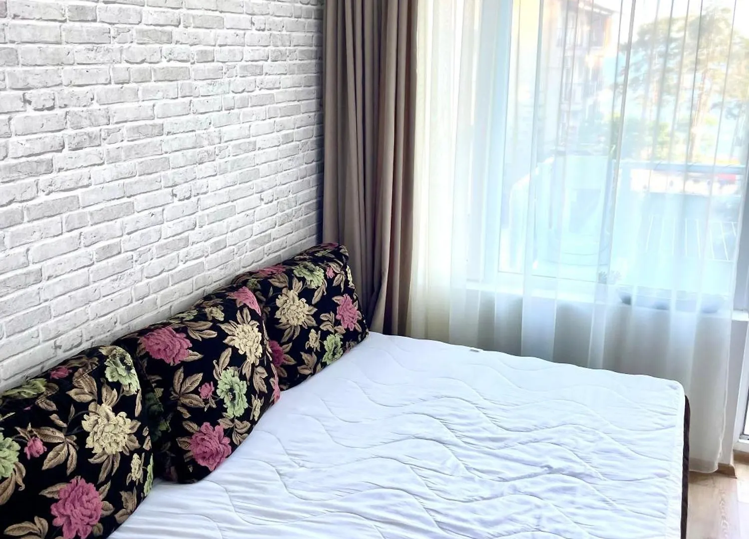 Budget First Sea Line Apt. Flora Pomorie Bulgarien